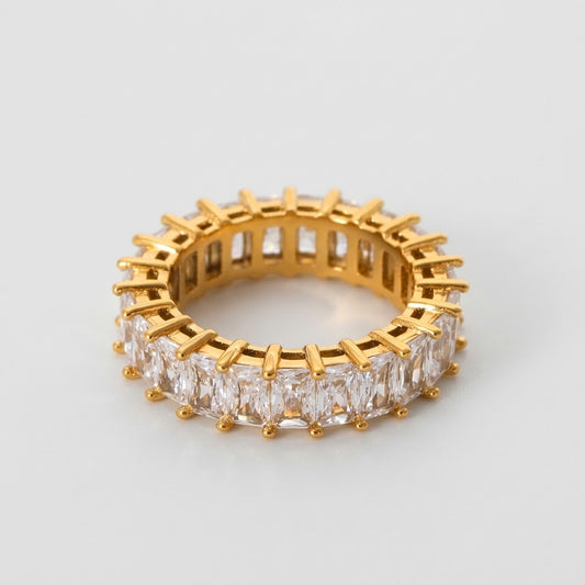 Goldfarbener LOCEVIA Ring mit umlaufender Reihe heller rechteckiger Schmucksteine